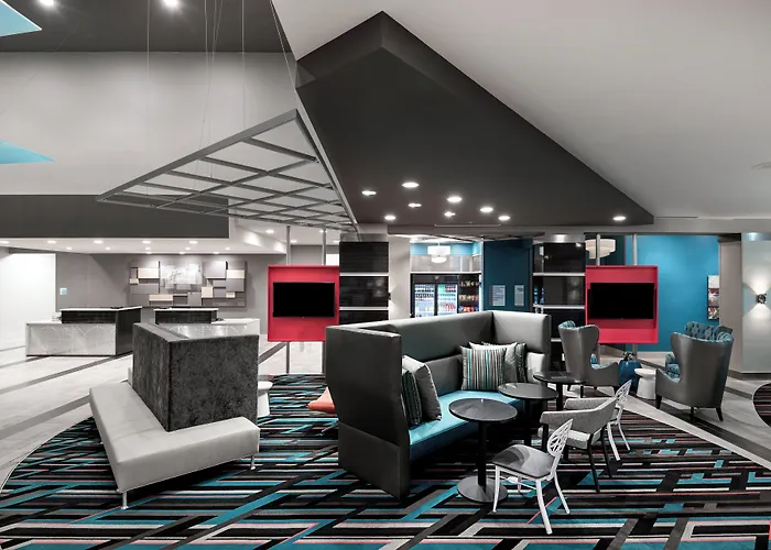 Holiday Inn Express & Suites - Charlotte Airport By Ihg