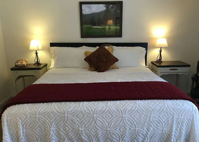 Cardinal Inn Maggie Valley