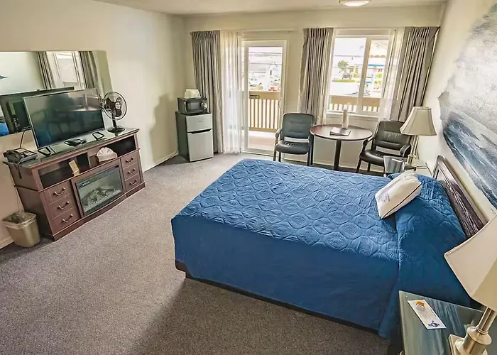 Lighthouse Cove Inn