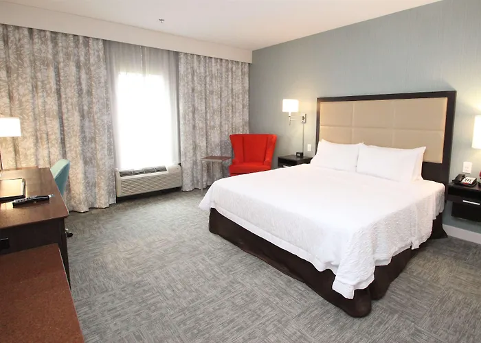 Hampton Inn- Suffolk