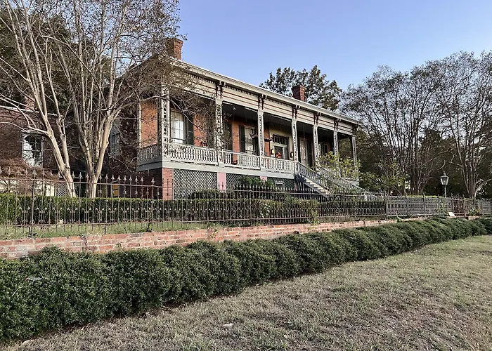 Corners Mansion Inn - A Bed And Breakfast Vicksburg