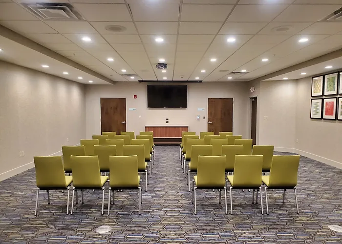 Holiday Inn Express & Suites Sandusky By Ihg