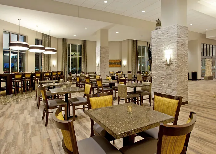 Hampton Inn & Suites - Minneapolis/Downtown