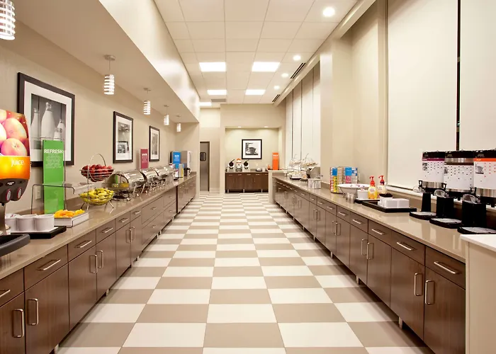 Hampton Inn & Suites - Minneapolis/Downtown
