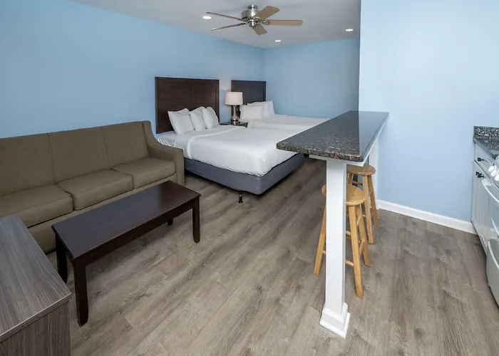 Commander Beach House Hotel
