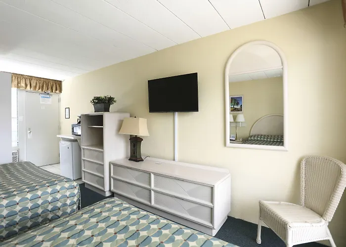Riviera Resort & Suites