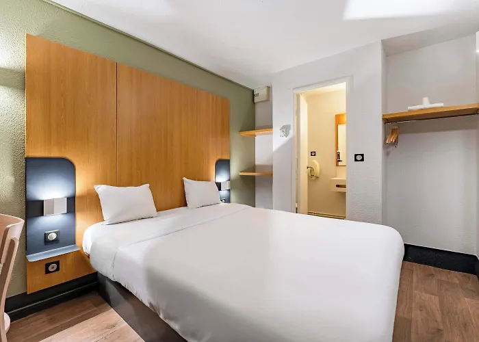Saint-Priest-en-Jarez Hotels