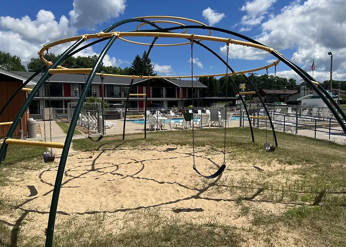 All Star Inn & Suites