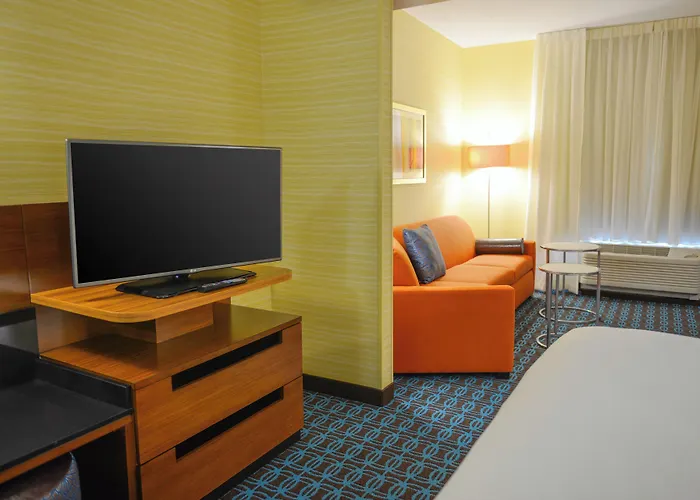 Fairfield Inn And Suites Canton South