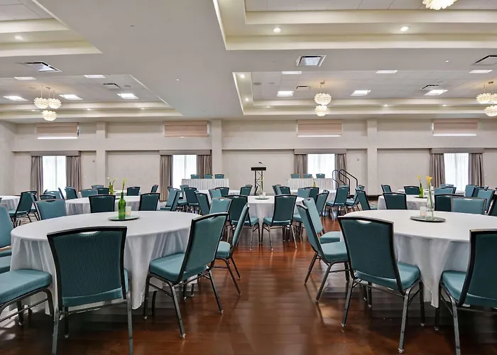 Hilton Garden Inn And Fayetteville Convention Center