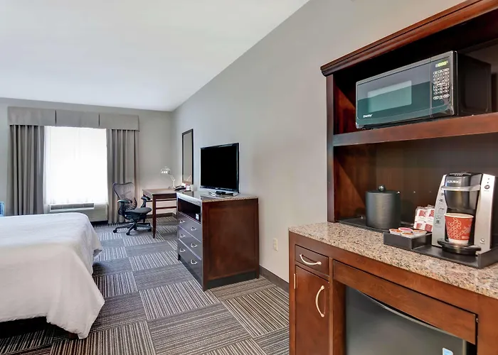 Hilton Garden Inn And Fayetteville Convention Center