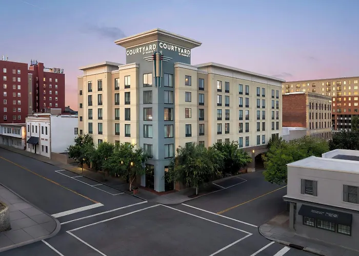 Courtyard By Marriott Wilmington Downtown/Historic District Hotel