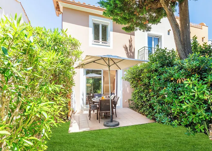 Résidence Pierre&Vacances le Hameau de la Pinède Hyères