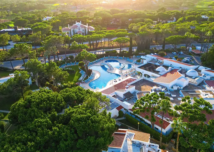 Four Seasons Country Club
