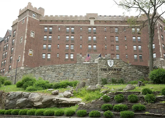 Hotéis em West Point