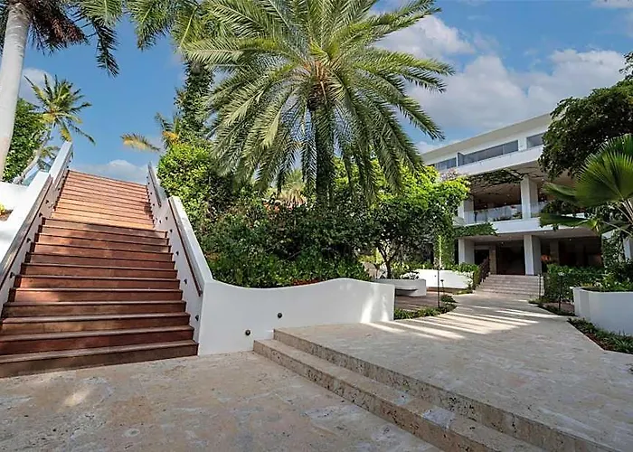 Luxury Hotels in ANTIGUA