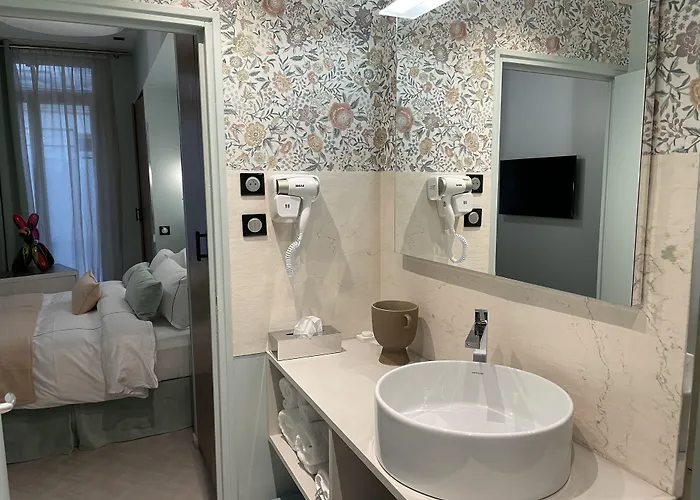 Hotel 33 Marbeuf Parigi