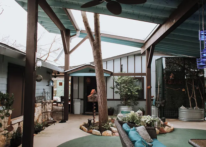 Square Inn Wimberley