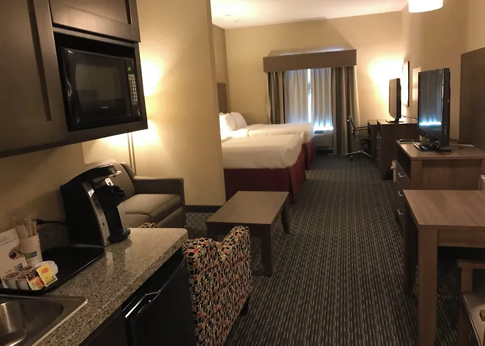Holiday Inn Express & Suites Fredericksburg By Ihg