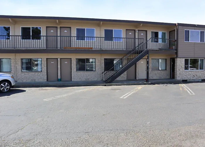 Silver Sands Motel
