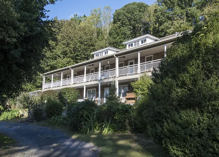 Calhoun House Inn & Suites Bryson City
