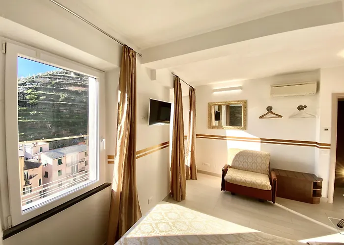 Giovanni Rooms Manarola