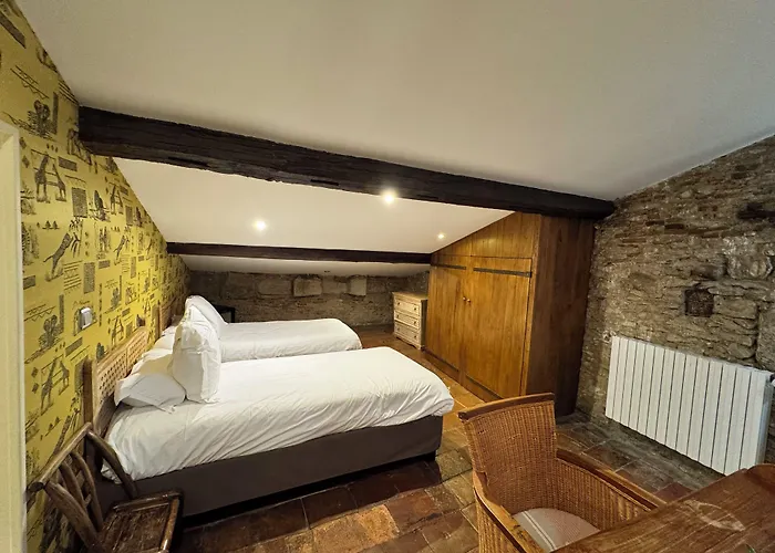 Cassagnes-Begonhes Hotels