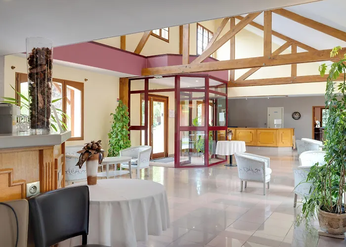 Holnon Hotels