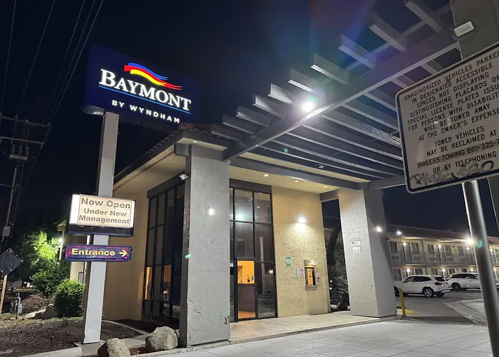 Baymont By Wyndham Bakersfield