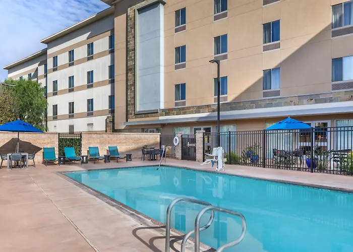 Hampton Inn & Suites Riverside/Corona East
