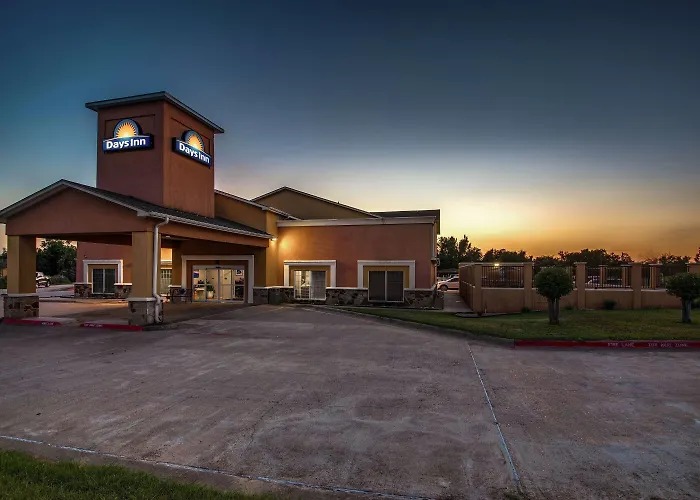 Days Inn By Wyndham Rockdale Texas
