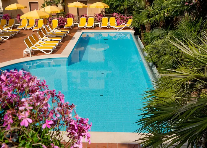 Hotel Capri Bardolino 3S
