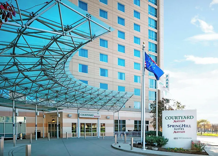 Courtyard Indianapolis Downtown Hotel