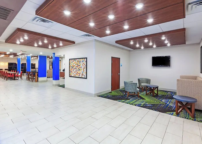 Holiday Inn Express & Suites Sealy By Ihg
