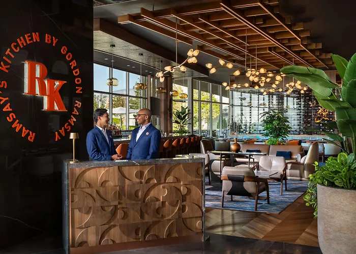 Hotelumiere At The Arch, A Caesars Destination