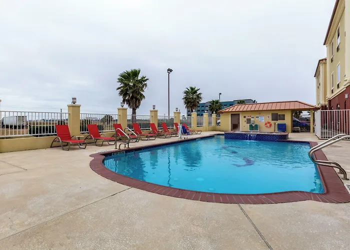 Comfort Suites Galveston Cruise Port Area - Beachside