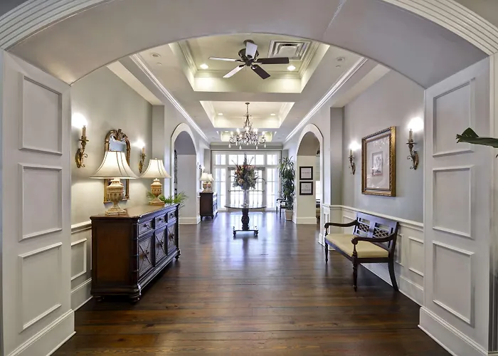 Hampton Inn & Suites Savannah Historic District