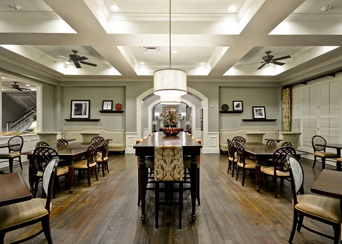 Hampton Inn & Suites Savannah Historic District