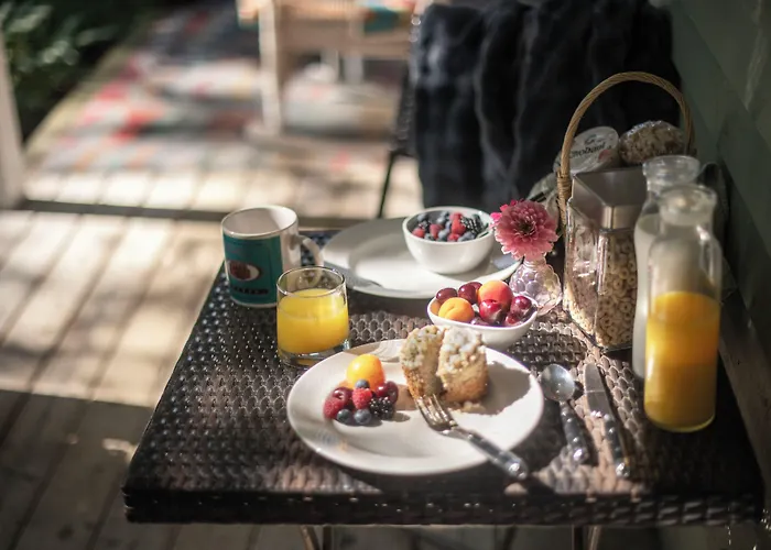 Hidden Garden Cottages & Suites Saugatuck