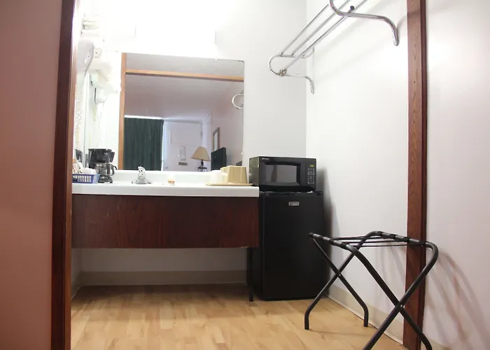Norfolk Country Inn And Suites