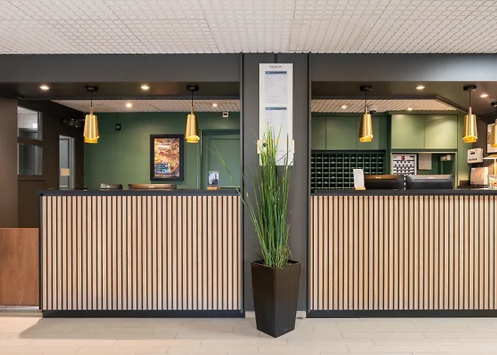 Tassin-la-Demi-Lune Hotels