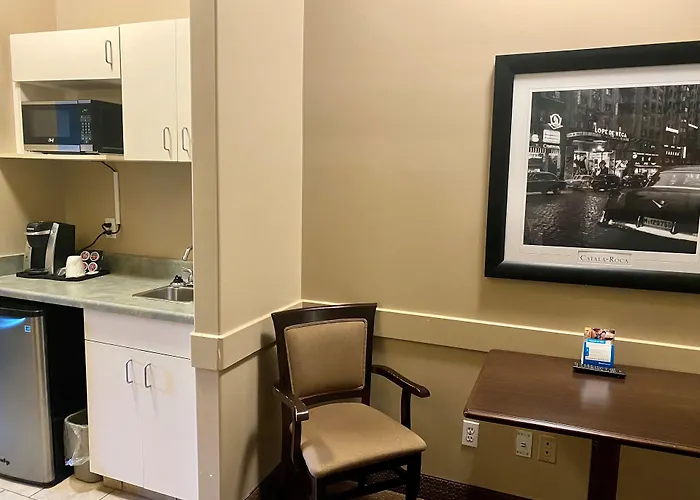 Super 8 By Wyndham Edmonton South