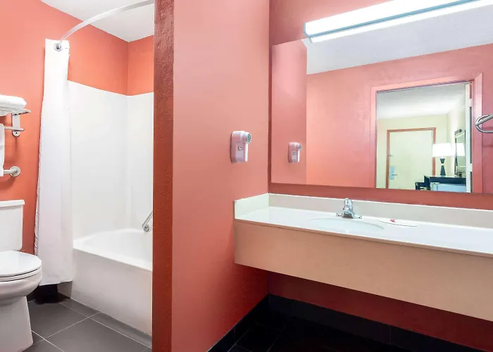 Travelodge By Wyndham Richmond In