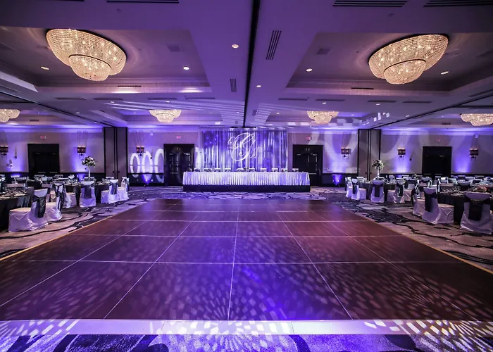 Hotels in Waukesha