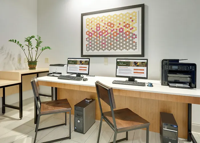 Holiday Inn Express Hotel & Suites Dublin By Ihg