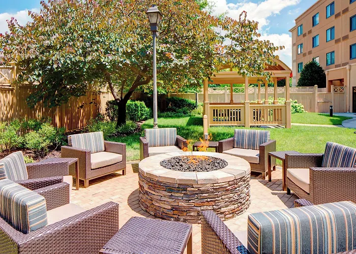 Courtyard By Marriott Roanoke Airport