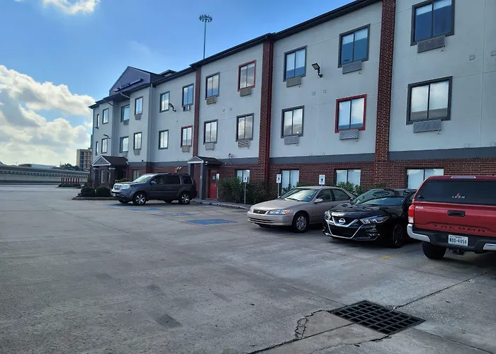 Baymont By Wyndham Houston Brookhollow