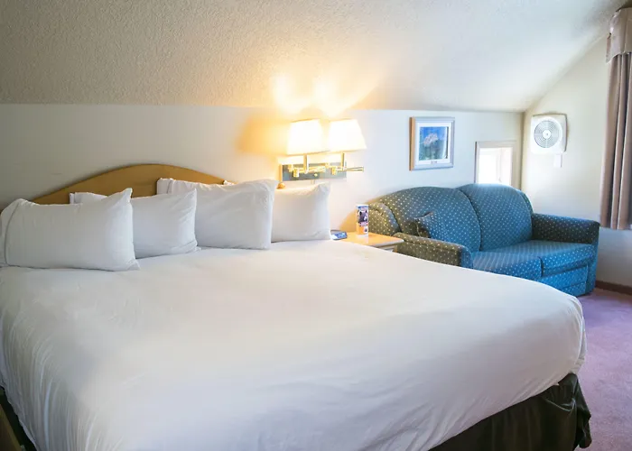 Waterton Lakes Lodge Resort