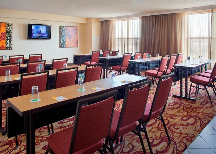 Courtyard By Marriott Pueblo Hotel