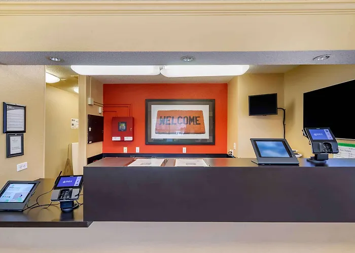 Extended Stay America Select Suites - Tampa - North Airport West Chase